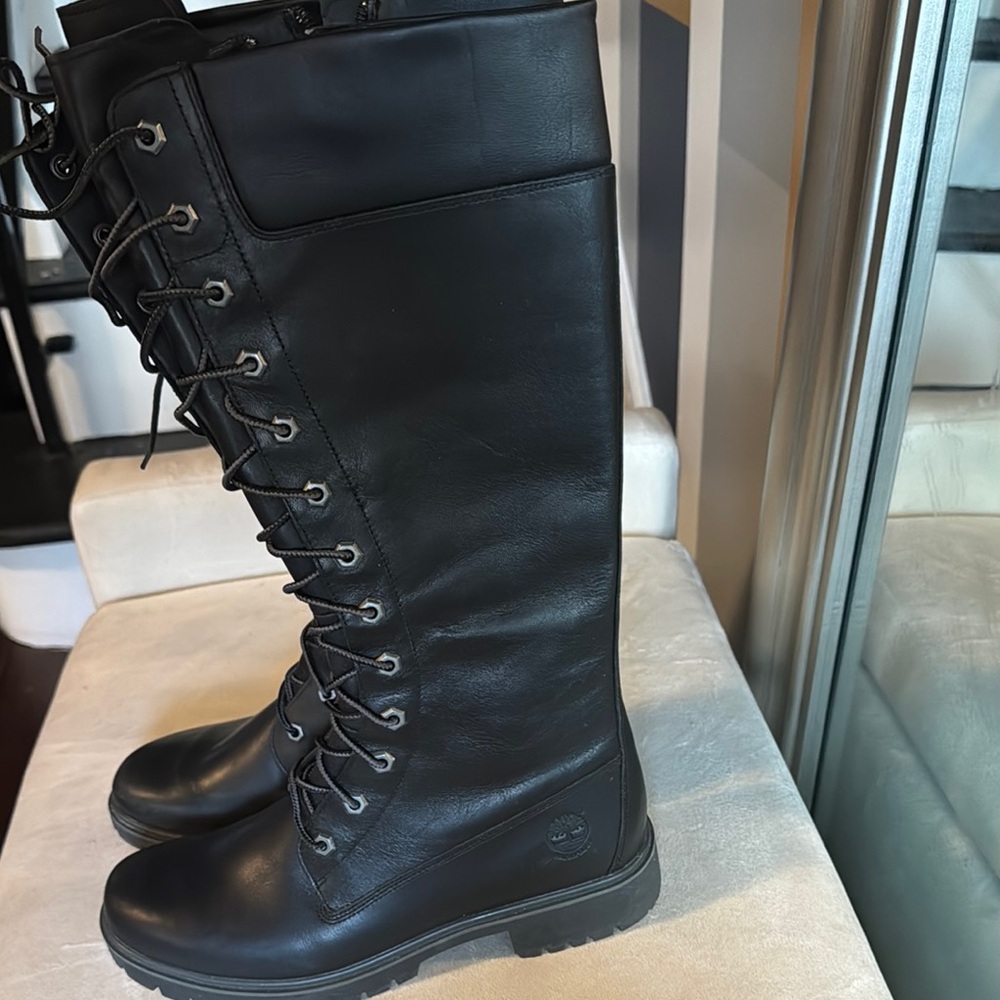 Women's Black Leather Lace-Up Boots
